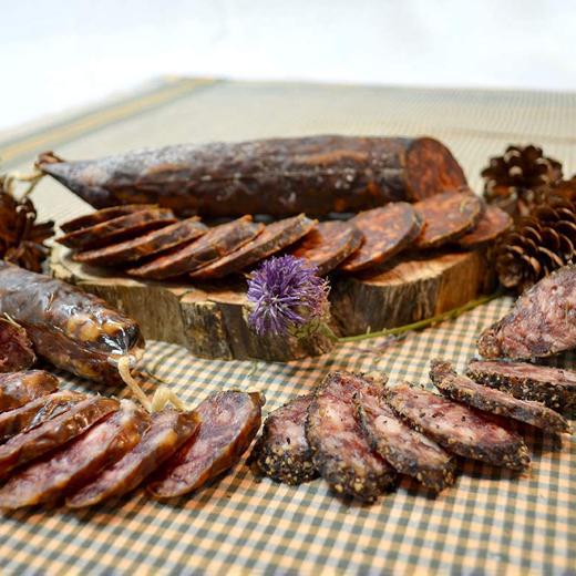 Chorizo Cular de Ciervo Montes Universales (300g) img2